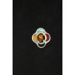 A SCOTTISH HALLMARKED SILVER CITRINE AND AGATE SET BROOCH - GLASGOW 1956