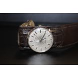 A VINTAGE GENTS SERVICES 17 JEWEL AUTOMATIC WRIST WATCH