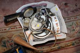 A BOX OF ASSORTED METALWARE ETC TO INCLUDE A BRASS AND COPPER HORN