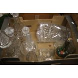 A BOX OF GLASSWARE TO INCLUDE DECANTERS AND A LARGE VASE