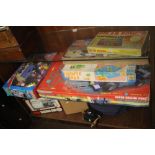 A SELECTION OF FIVE BOXED GAMES TO INCLUDE MATCHBOX LINK KIT, FRANTIC FROGS, SUPER GRAND PRIX,