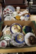 TWO TRAYS OF ASSORTED CERAMICS TO INCLUDE ROYAL WORCESTER, ROYAL ALBERT, HAND PAINTED CABINET PLATES