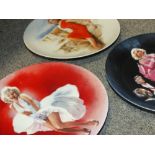 A BOX OF MARILYN MONROE COLLECTORS PLATES TO INCLUDE DELPHI EXAMPLES ETC.