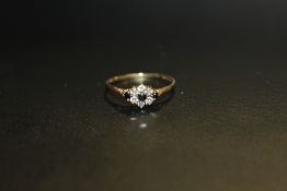 A HALLMARKED 9 CARAT GOLD DRESS RING