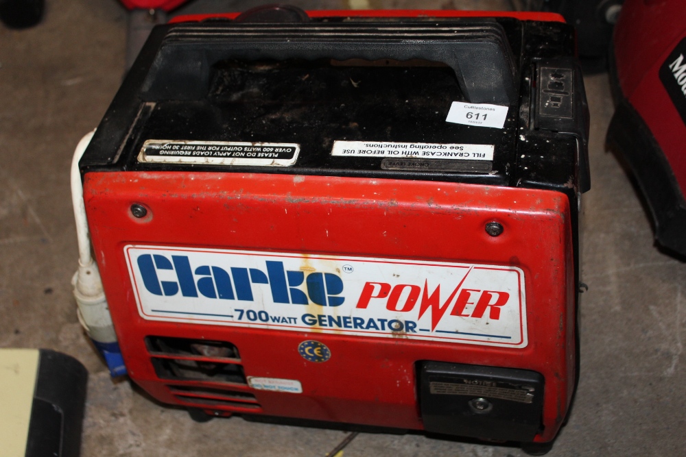 A CLARKE POWER 700 WATT GENERATOR g900