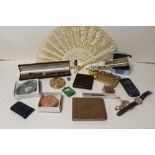 A BOX OF COLLECTABLES AND COSTUME JEWELLERY ETC. TO INCLUDE WRISTWATCHES, AUTOGRAPH BOOK ETC.