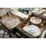 ONE TRAYS OF ASSORTED GLASSWARE TOGETHER WITH A TRAY OF CERAMICS TO INCLUDE CABINET PLATES (2)