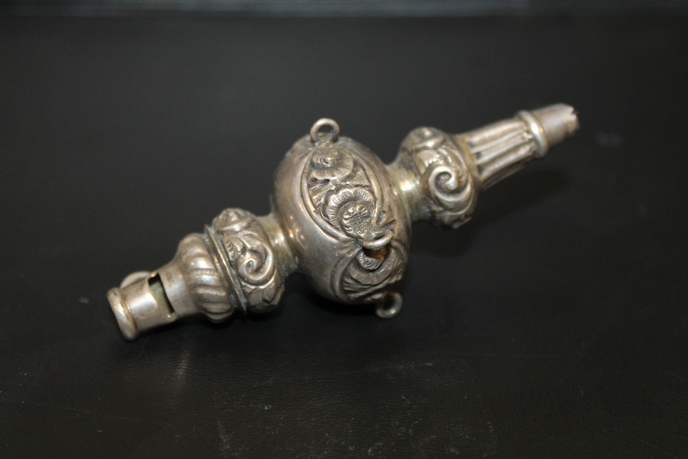 A HALLMARKED SILVER CHILDS WHISTLE TEETHER - MISSING TEETHER - Image 2 of 3