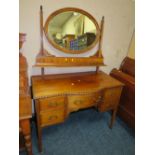 AN ANTIQUE MAHOGANY DRESSING TABLE WITH ROPE EDGE DETAIL W-114 CM