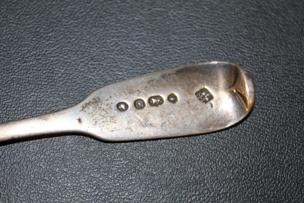 A COLLECTION OF ASSORTED HALLMARKED SILVER SPOONS TO INCLUDE A VICTORIAN SILVER TABLE SPOON, - Image 6 of 6