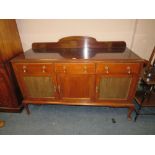 A 1930'S LARGE MAHOGANY SERVING SIDEBOARD W-168 CM