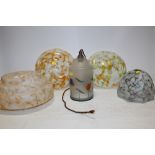 A COLLECTION OF VINTAGE GLASS LIGHT SHADES TO INCLUDE RETRO MOTTLED GLASS EXAMPLES