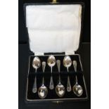 A SET OF SIX HALLMARKED SILVER TEA SPOONS APPROX WEIGHT -43G