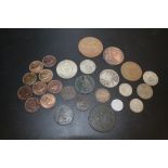 A BAG OF ANTIQUE AND VINTAGE COINS AND TOKENS ETC.