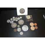 A COLLECTION OF ASSORTED COINS TO INCLUDE A VICTORIAN CROWN DATED 1896, CANADIAN COINS ETC.