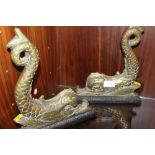 A PAIR OF VINTAGE BRASS FIREDOGS IN THE FORM OF FISH H-30CM