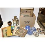 A BOX OF COLLECTABLES TO INCLUDE A BRASS AND GLASS LANTERN, ORIENTAL CERAMICS, PICTURES AND FRAMES