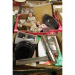 TWO TRAYS OF VINTAGE AND ANTIQUE COLLECTABLES TO INCLUDE A VINTAGE ROLLER EYE DOLL, WOODEN PLINTH,