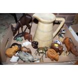 A TRAY OF ASSORTED ANIMAL FIGURES TO INCLUDE A ROYAL CROWN DERBY LONG TAILED TIT, JADE STYLE