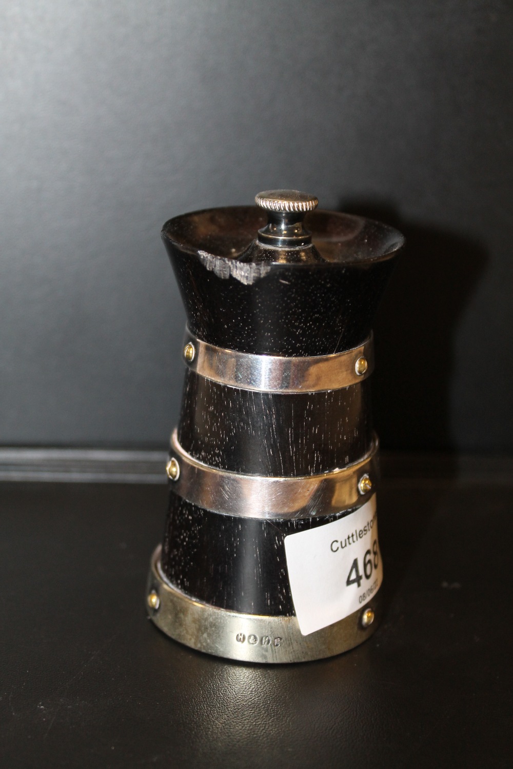 AN EBONY AND SILVER PLATED PEPPER GRINDER BY HUKIN AND HEATH S/D - Image 2 of 2