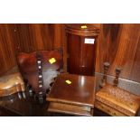 A COLLECTION OF TREEN TO INCLUDE AN APPRENTICE STYLE MINIATURE CORNER CUPBOARD, CARVED WOODEN BOXES,