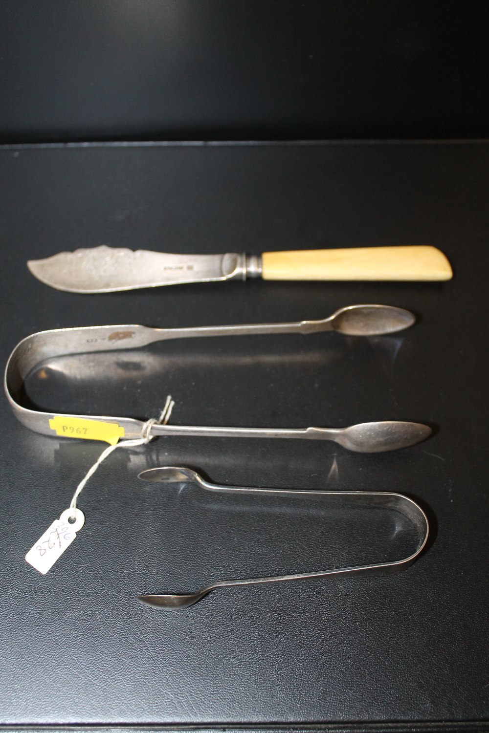 TWO PAIRS OF HALLMARKED SILVER SUGAR TONGS, TOGETHER WITH A SILVER BLADED KNIFE (3) TOTAL APPROX