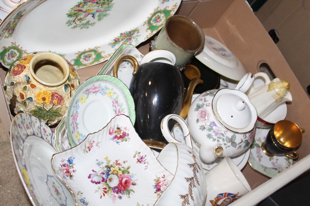 THREE BOXES OF ASSORTED CHINA AND CERAMICS ETC. TO INCLUDE ROYAL GRAFTON, WEDGWOOD ETC. - Image 3 of 4