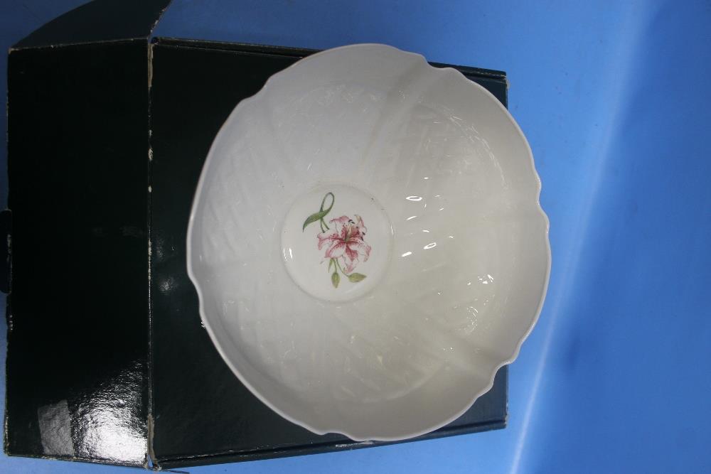 A BOXED BELLEEK FINE PARIAN CHINA BOWL WITH GREEN MARK TO BASE - Image 3 of 4