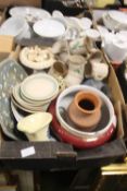 A TRAY OF ASSORTED CERAMICS TO INCLUDE( STONEWARE (TRAY NOT INCLUDED)