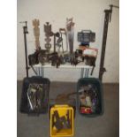 A LARGE QUANTITY OF VINTAGE TOOLS