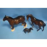A BESWICK SHIRE HORSE TOGETHER WITH A BESWICK HORSE AND AND FOALCondition Report:SHIRE HORSE HAS HAD