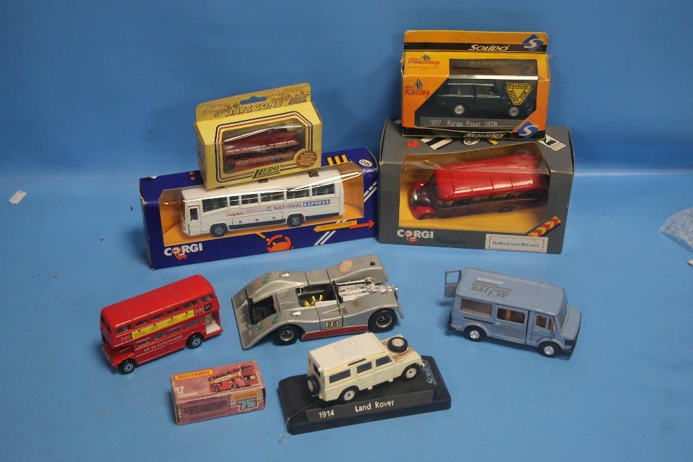 A COLLECTION OF BOXED AND UNBOXED VEHICLES TO INCLUDE CORGI, SOLIDO, MATCHBOX, ETC