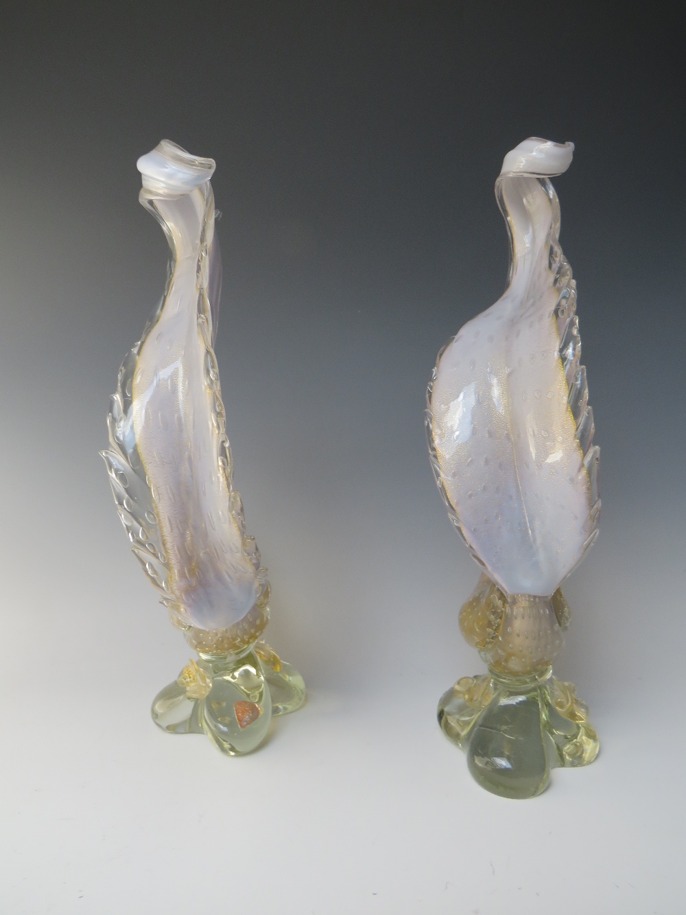 A PAIR OF MURANO BIRD OF PARADISE GLASS SCULPTURES, circa 1950, lilac and clear glass body with gold - Image 6 of 6