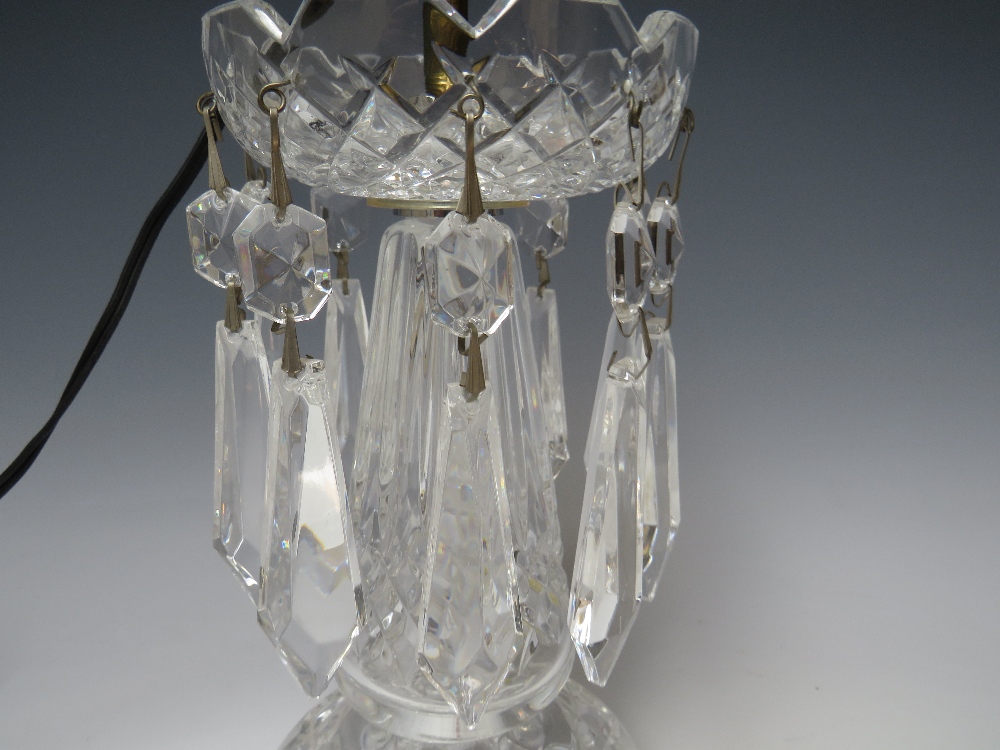 A SINGLE WATERFORD CRYSTAL LUSTRE TABLE LAMP, with ten glass droppers, lustre H 23 cm, overall H - Image 3 of 4
