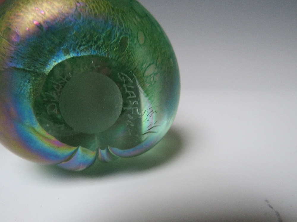 JOHN DITCHFIELD FOR GLASFORM - A SET OF THREE IRIDESCENT GLASS GRADUATED SEATED FROG PAPERWEIGHTS, - Image 6 of 8