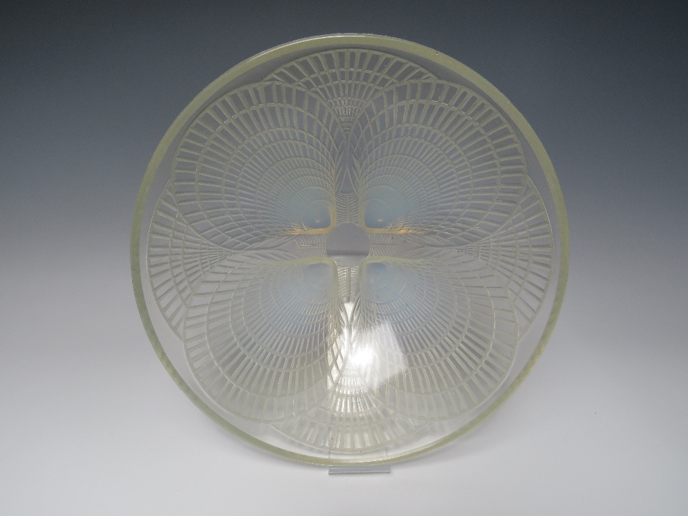 RENÉ LALIQUE (1860-1945). AN EARLY 20TH CENTURY COQUILLES PATTERN OPALESCENT GLASS BOWL, impressed - Image 3 of 5