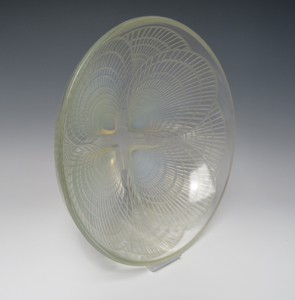 RENÉ LALIQUE (1860-1945). AN EARLY 20TH CENTURY COQUILLES PATTERN OPALESCENT GLASS BOWL, impressed - Image 2 of 5