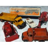 A BOXED DINKY SUPERTOYS BEDFORD ARTICULATED LORRY NO. 521, together with a small selection of