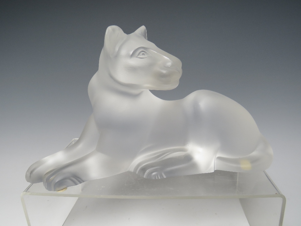 RENÉ LALIQUE (1860-1945). CRYSTAL FROSTED GLASS 'SIMBA' LIONESS FIGURINE / SCULPTURE, model 11662,