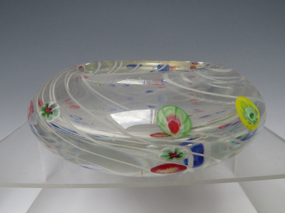 A COLLECTION OF STUDIO GLASS TO INCLUDE CAITHNESS PAPERWEIGHTS, a Whitefriars bubble inclusion green - Image 6 of 7