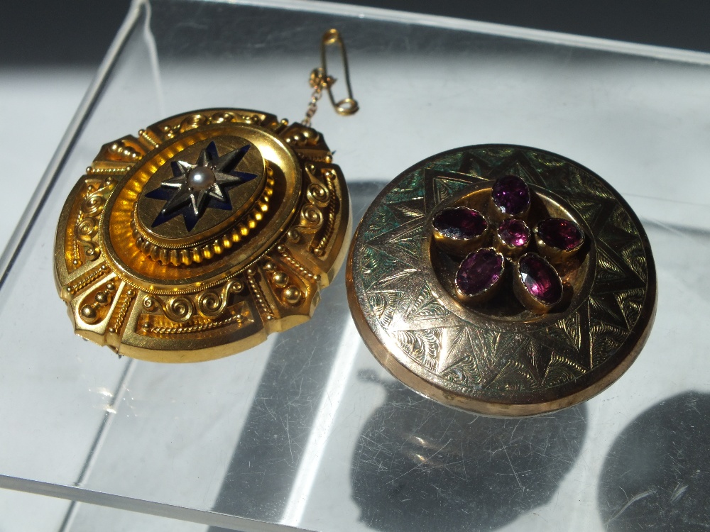 FOUR ANTIQUE MOURNING BROOCHES, varying styles and designs, to include a Victorian large yellow - Image 2 of 9