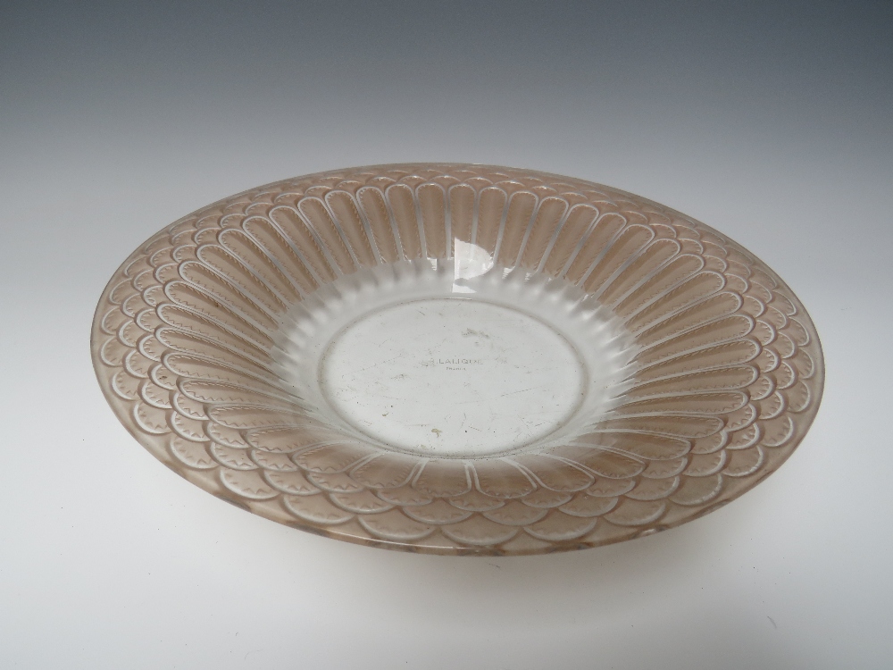 RENÉ LALIQUE (1860-1945). AN EARLY 20TH CENTURY JAFFA PATTERN CLEAR AND SEPIA GLASS BOWL, engraved - Image 2 of 6