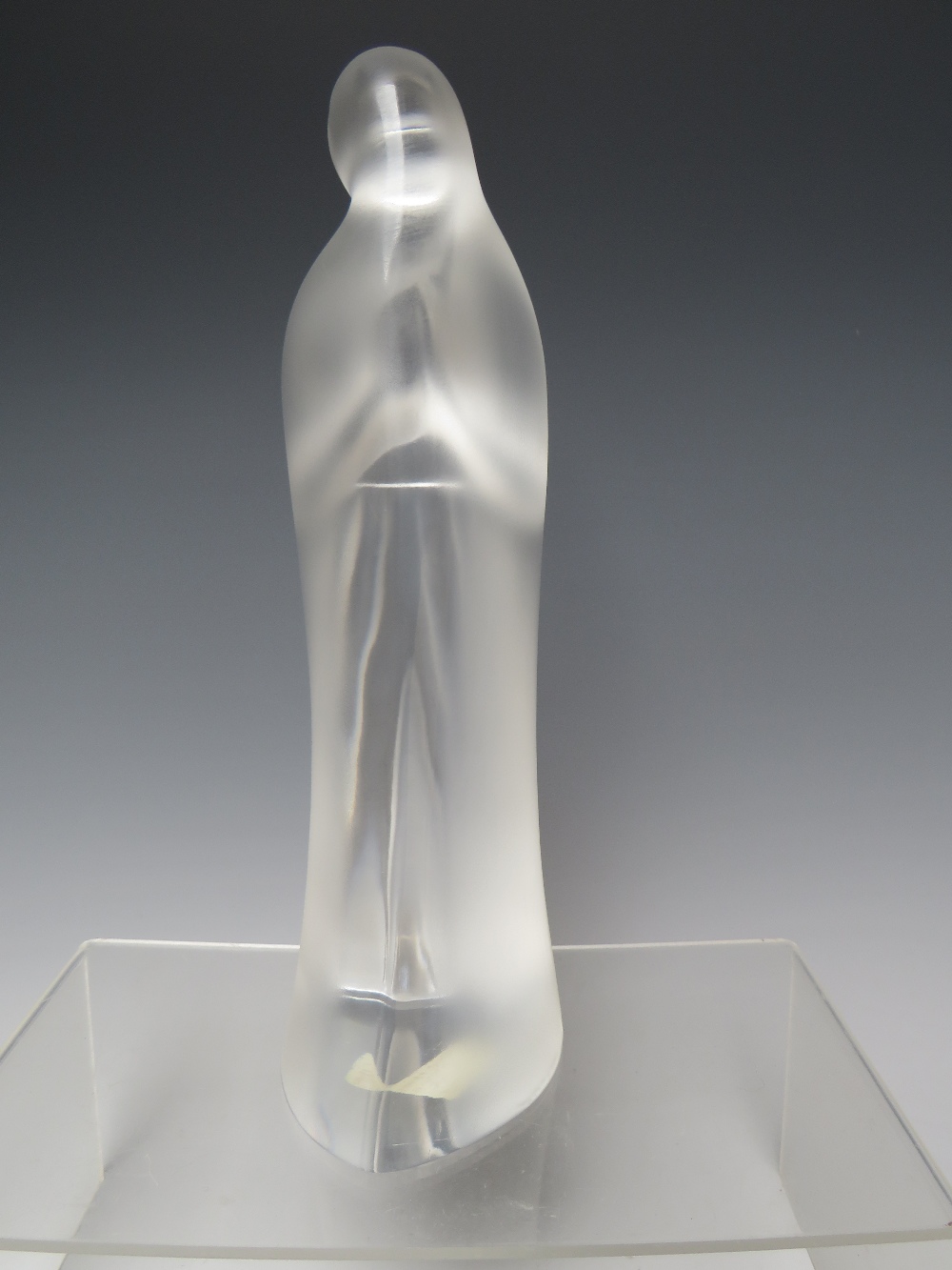 RENÉ LALIQUE (1860-1945). CRYSTAL FROSTED GLASS FIGURE OF THE VIRGIN MARY, with hands clasped - Image 2 of 3