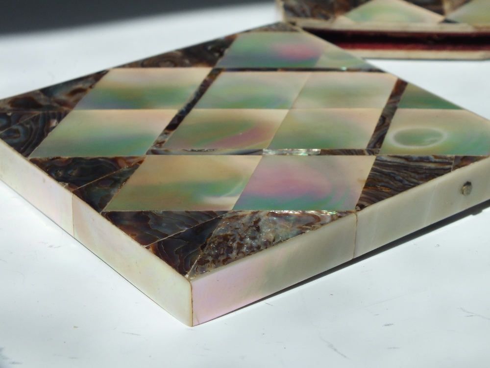 A VICTORIAN MOTHER OF PEARL AND ABALONE CARD CASE, 10 x 7.6 x 1 cm - Image 4 of 4