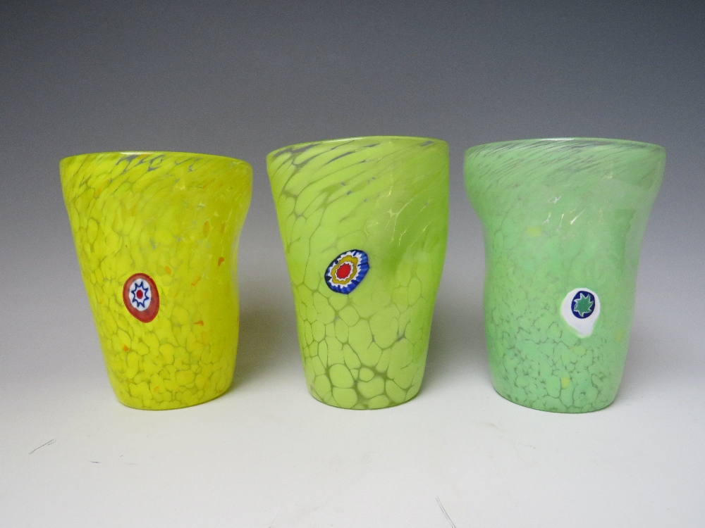 A SET OF THREE VENETIAN MURANO DRINKING GLASSES, comprising three freeform tumblers, finished in - Image 6 of 6