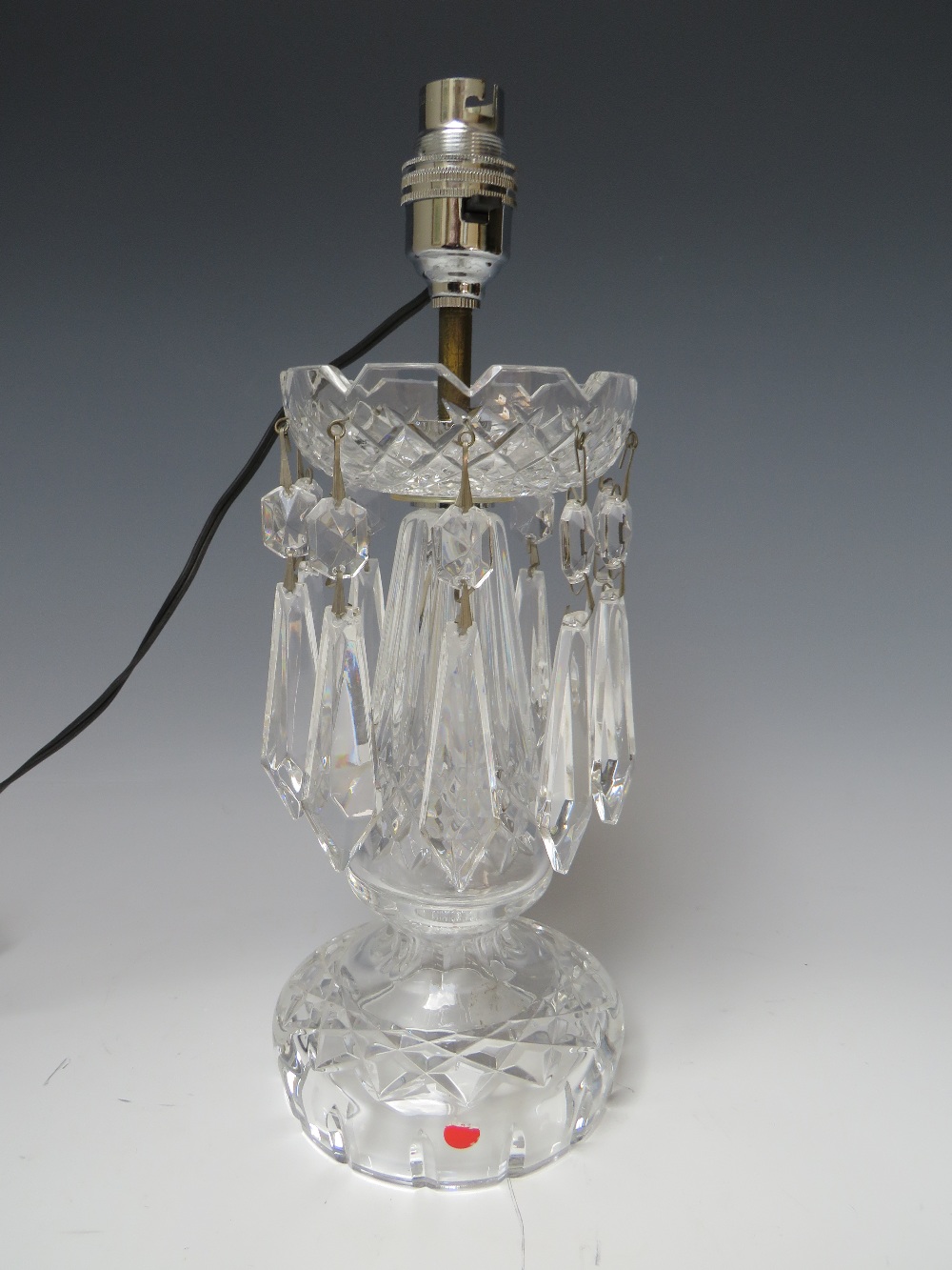 A SINGLE WATERFORD CRYSTAL LUSTRE TABLE LAMP, with ten glass droppers, lustre H 23 cm, overall H