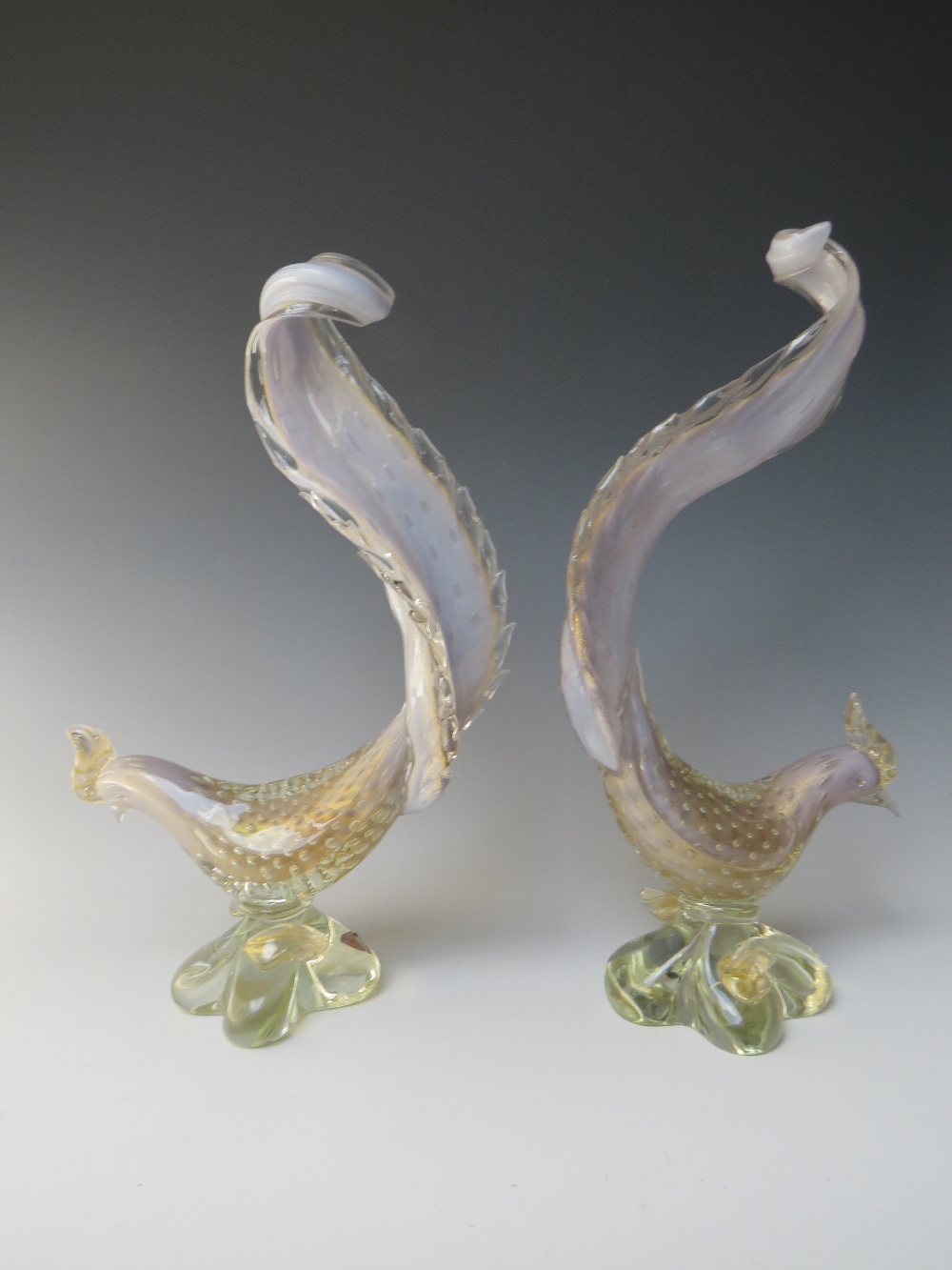 A PAIR OF MURANO BIRD OF PARADISE GLASS SCULPTURES, circa 1950, lilac and clear glass body with gold - Image 5 of 6