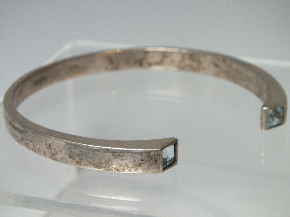 A HALLMARKED SILVER MULTICOLOURED GEMSET SILVER BANGLE, together with two further gemset silver - Image 4 of 4