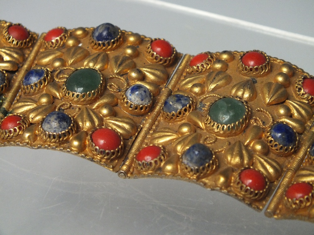 A SELECTION OF ART DECO STYLE / EGYPTIAN REVIVAL COSTUME JEWELLERY, comprising a pair of vintage - Image 3 of 5