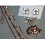 A COLLECTION OF MOSTLY ROSE GOLD TONE SILVER JEWELLERY ITEMS ETC, to include a selection of QVC